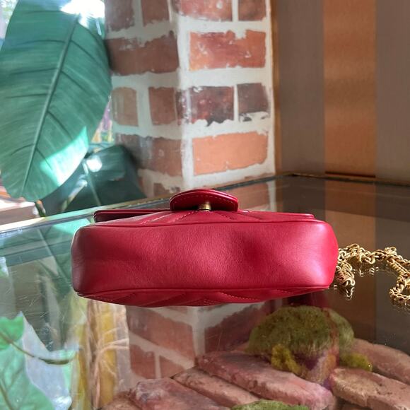 GUCCI GG Marmont Super Mini Red Chevron Leather Crossbody Bag - Picture 14 of 15